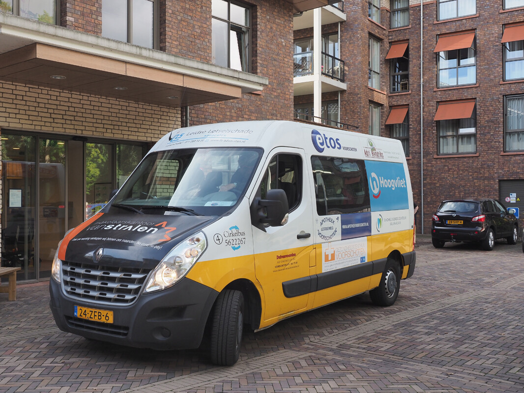 Een Cirkelbus sponsoren voor ouderen van Florence.